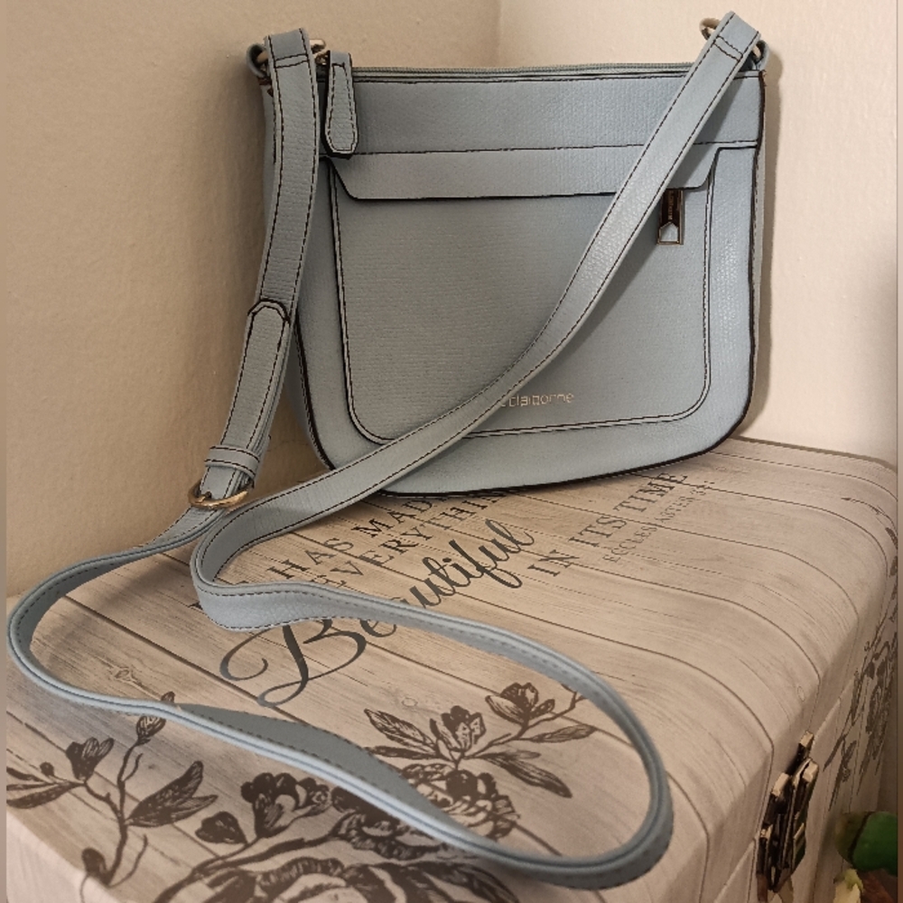 Liz Claiborne Light Blue Crossbody Bag, new condition 💖